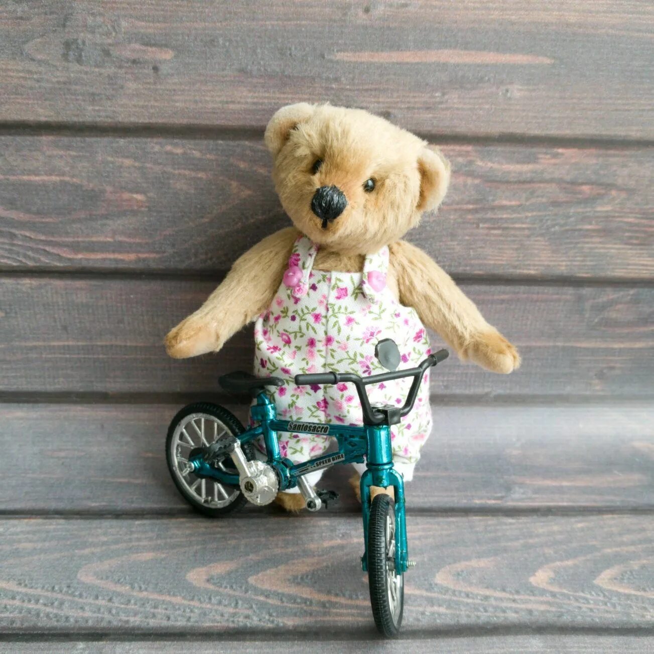 Велосипед Медвежонок. Мишка на велосипеде. Мишка на велосипеде игрушка. Медведь на велосипеде.