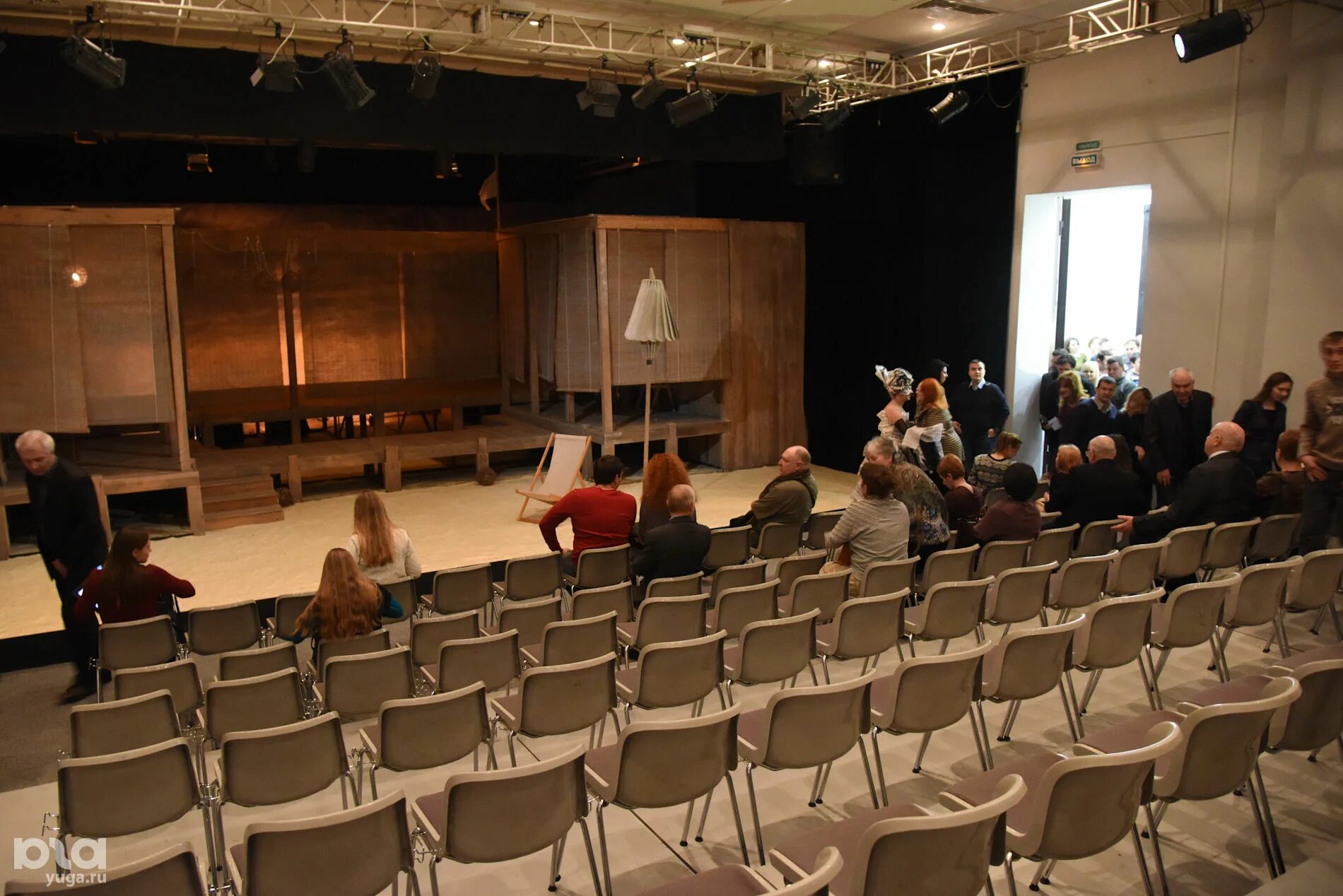 молодежная театральная