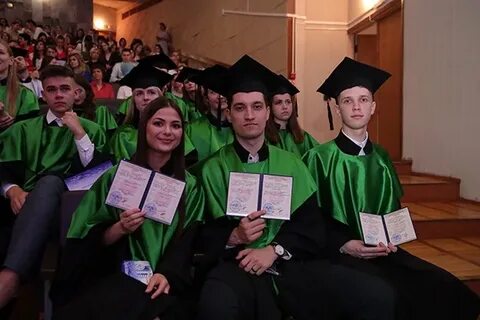 Студенты бел
