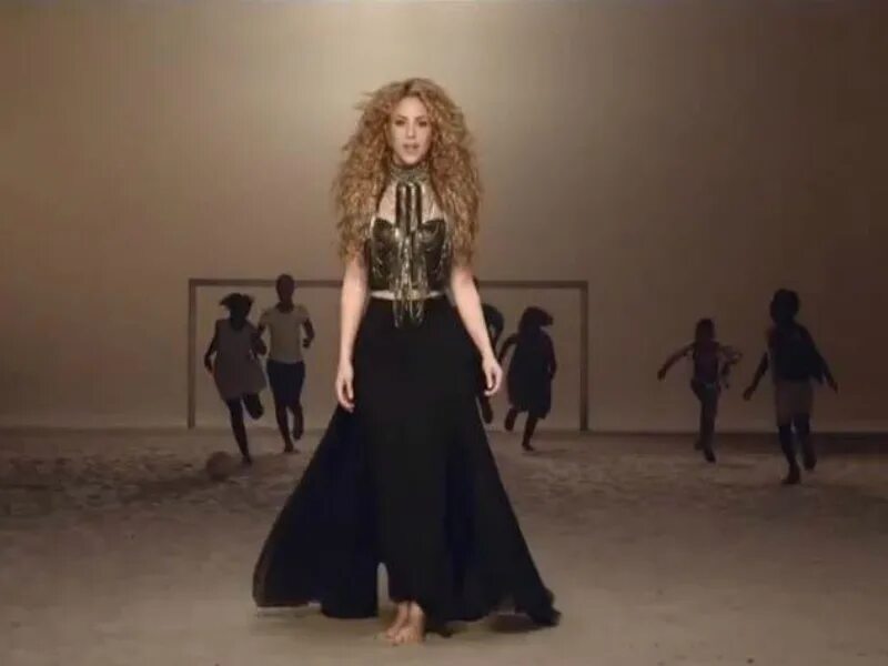 Она пела ла ла ла. Shakira la la la текст песни. Песня ла ла ла. Shakira dare. Она пела ла ла ла.