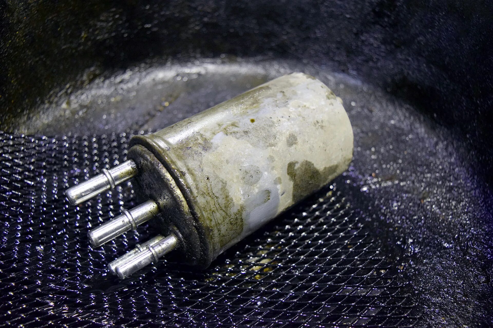 Топливный фильтр discovery 3 4. Топливный фильтр land rover discovery 3. 0 расположение. 7. Замена фильтра ровер дискавери.