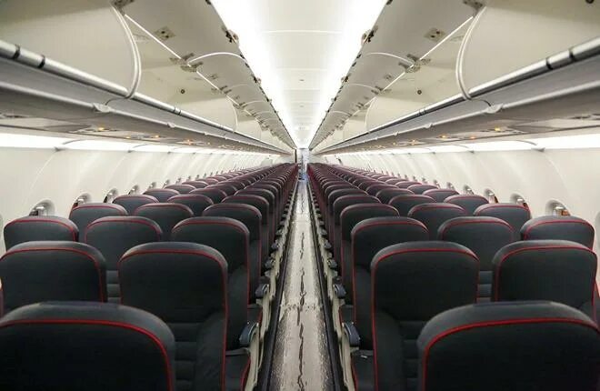 Airbus a321 уральские авиалинии салон. Аэробус а321 уральские авиалинии. Аэробус а320 уральские авиалинии салон. Аэробус а321 уральские авиалинии. Самолёт аэробус а320 салон.