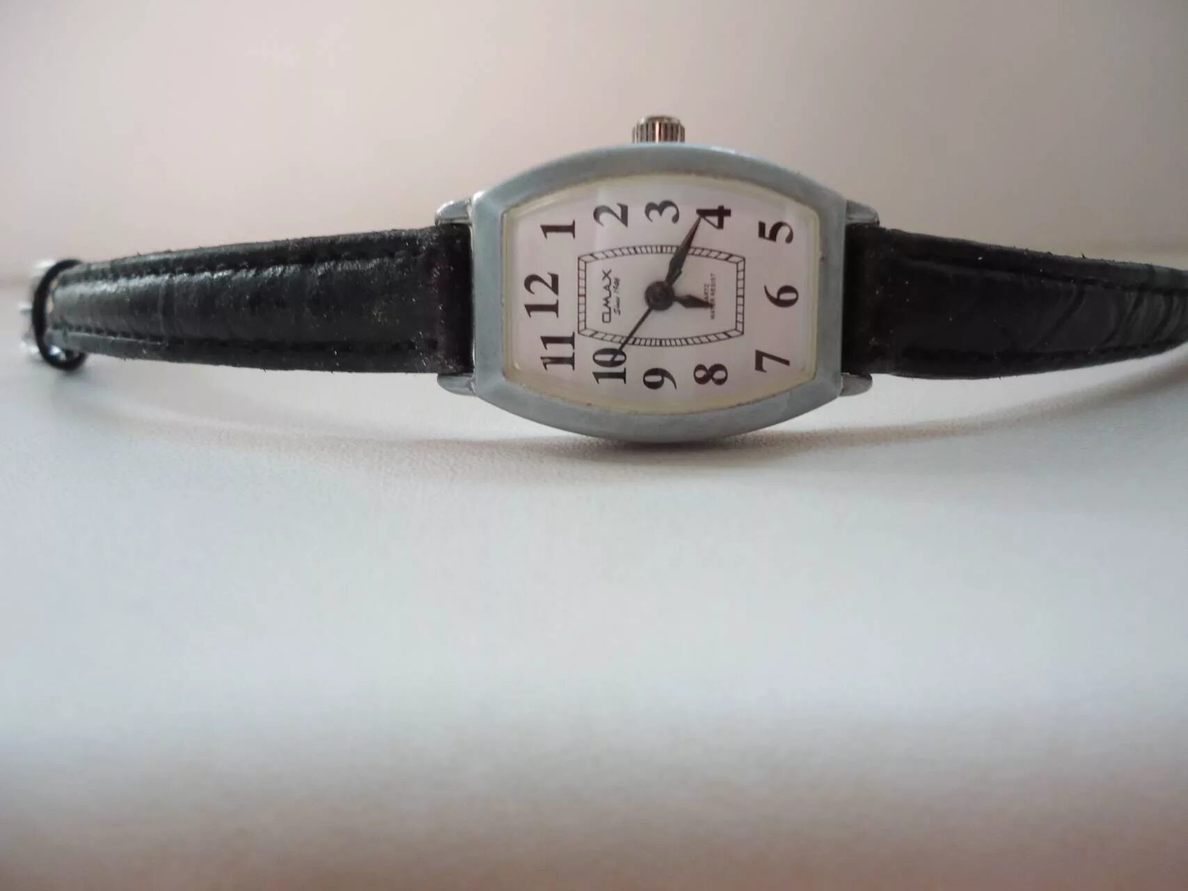 Наручные часы омакс 1946. Qmax часы since 1946. Наручные часы OMAX since 1946.
