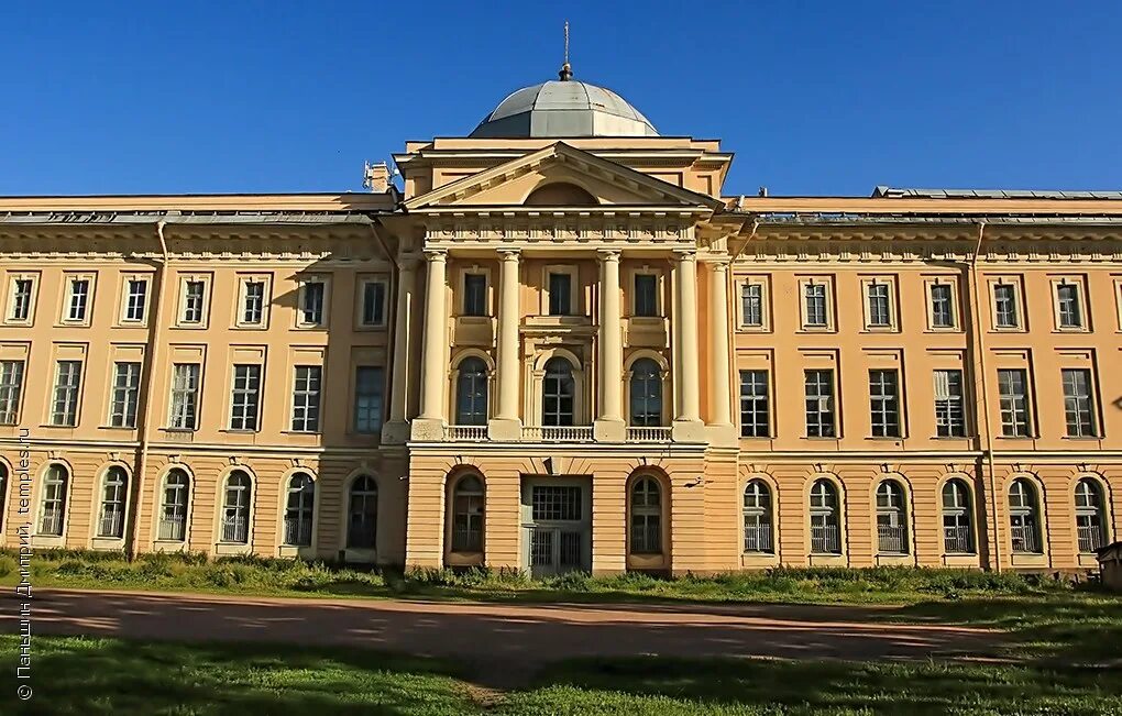 Академия спб. Здание Академии художеств в Санкт-Петербурге. Академия художеств в Петербурге (1764 – 1788). Здание Академии художеств в Петербурге. Императорская Академия художеств на Васильевском острове.