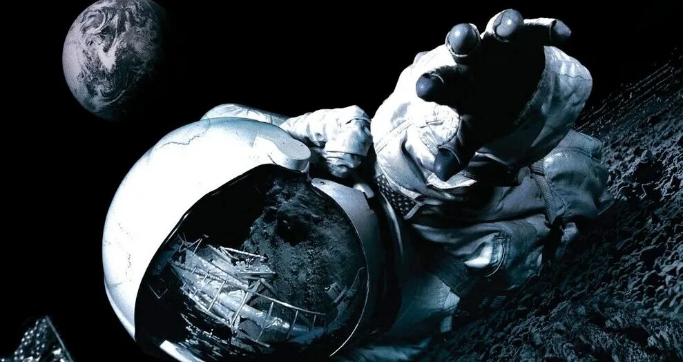 Аполлон 18 правда. Apollo 18 2011. аполлон 18 фильм. труп астронавта аполлон 18.