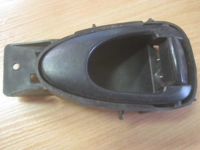 ручка дверная внутренняя chevrolet lanos 96276439. ручка внутренняя ланос. ручка внутренняя левая шевроле ланос. шевроле ланос 1. ручка внутренняя ланос.