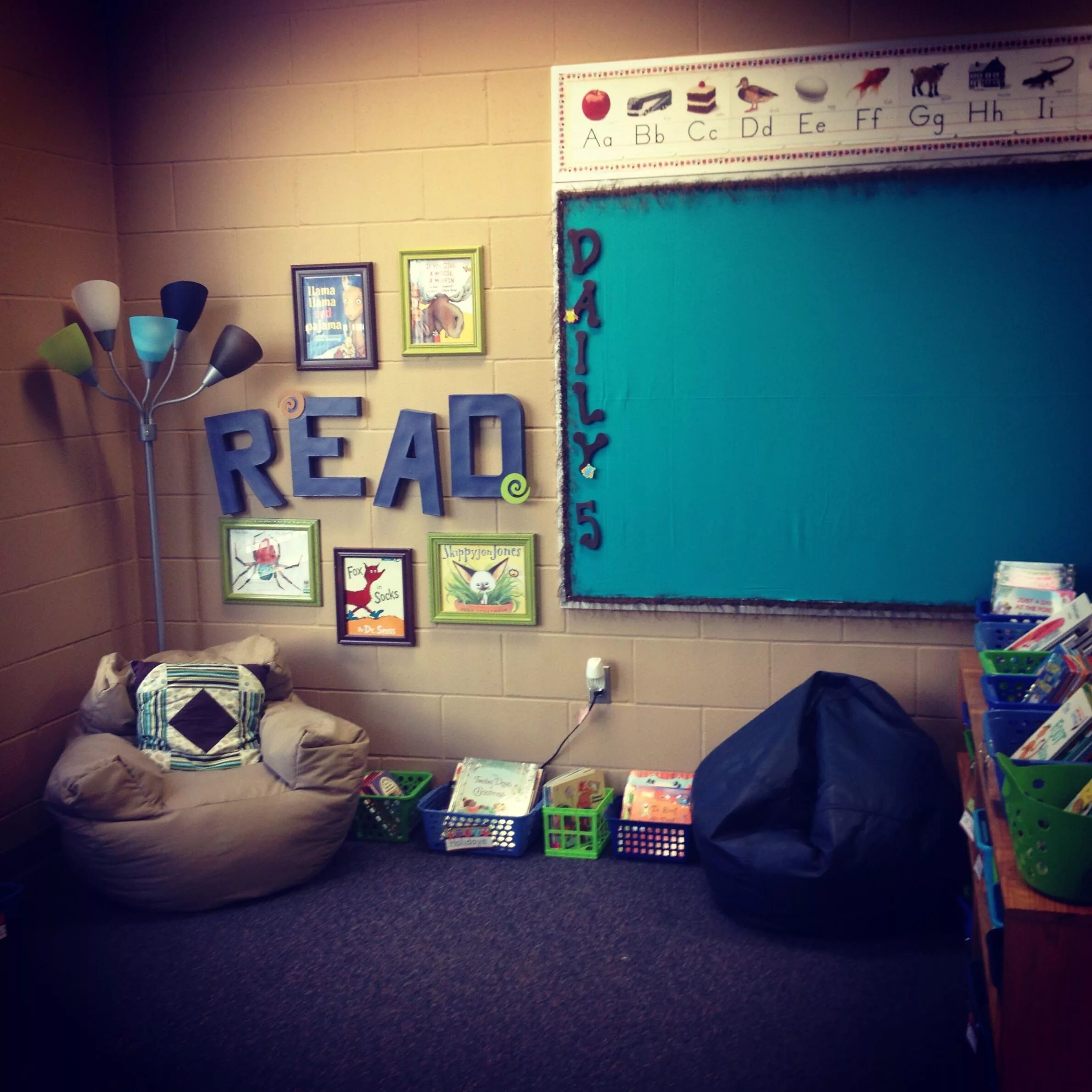 Reading area idea Classroom. Classroom Corner. Reader's Corner. Reading Corner Boards. Reading corner
