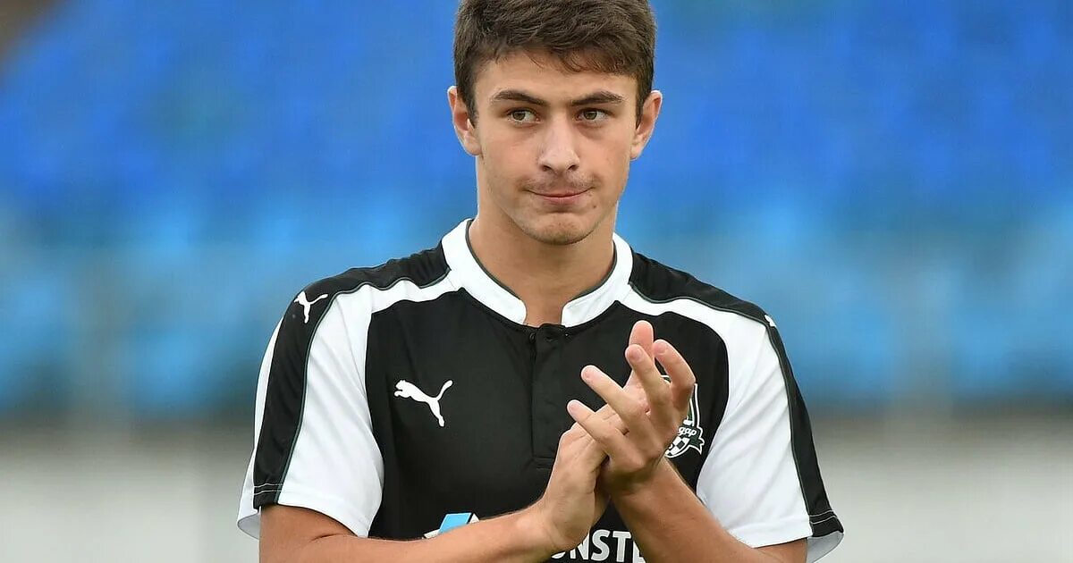 Трансферы краснодара. Эмблема фк краснодар фото. Трансфер краснодар. Трансферы краснодара. Трансферы краснодара.