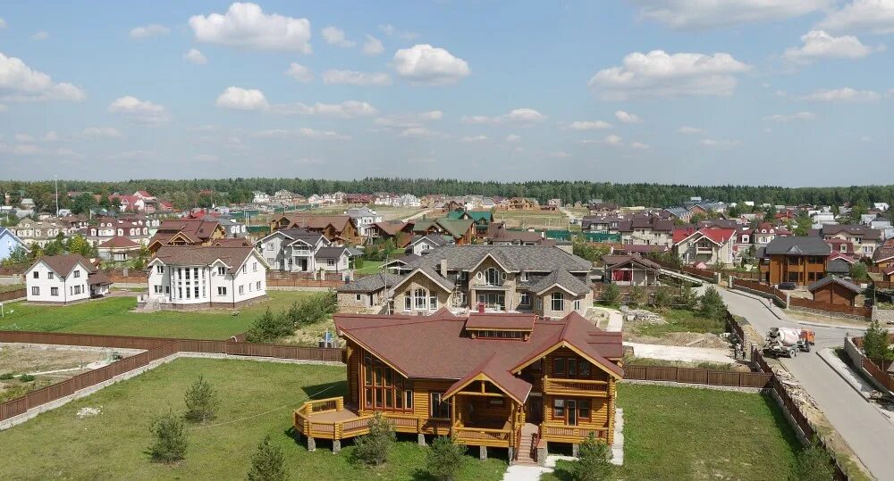 Новоглаголево москва. Особняк градского в новоглаголево. Глаголево коттеджный поселок. Глаголево парк дом градского. Новое глаголево коттеджный поселок.