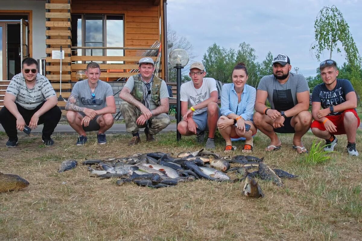 Золотые караси в Огуднево. Рыболовная усадьба золотые караси. Рыболовная усадьба золотые караси деревня Огуднево. Сайт рыбалка золотой