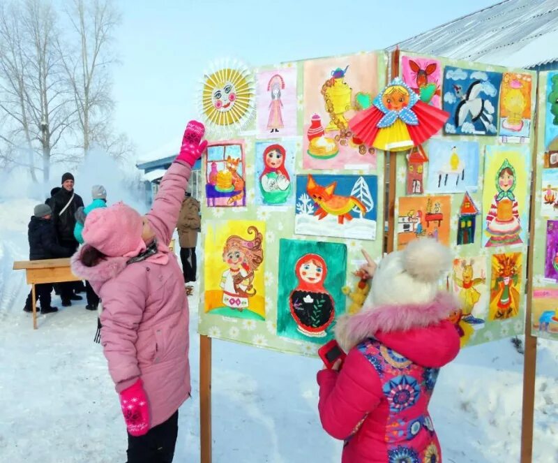 Музыкальная игра масленица повторялка. Детские конкурсы на Масленицу. Аттракционы на Масленицу на улице. Украшение на Масленицу в школе. Детские конкурсы на Масленицу на улице.