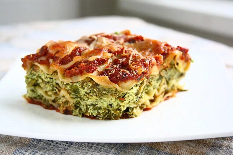 Лазанья палермо. Лазанья с магги бешамель. Глобус лазанья. Лазанья в духовке. Лазанья альфорно.