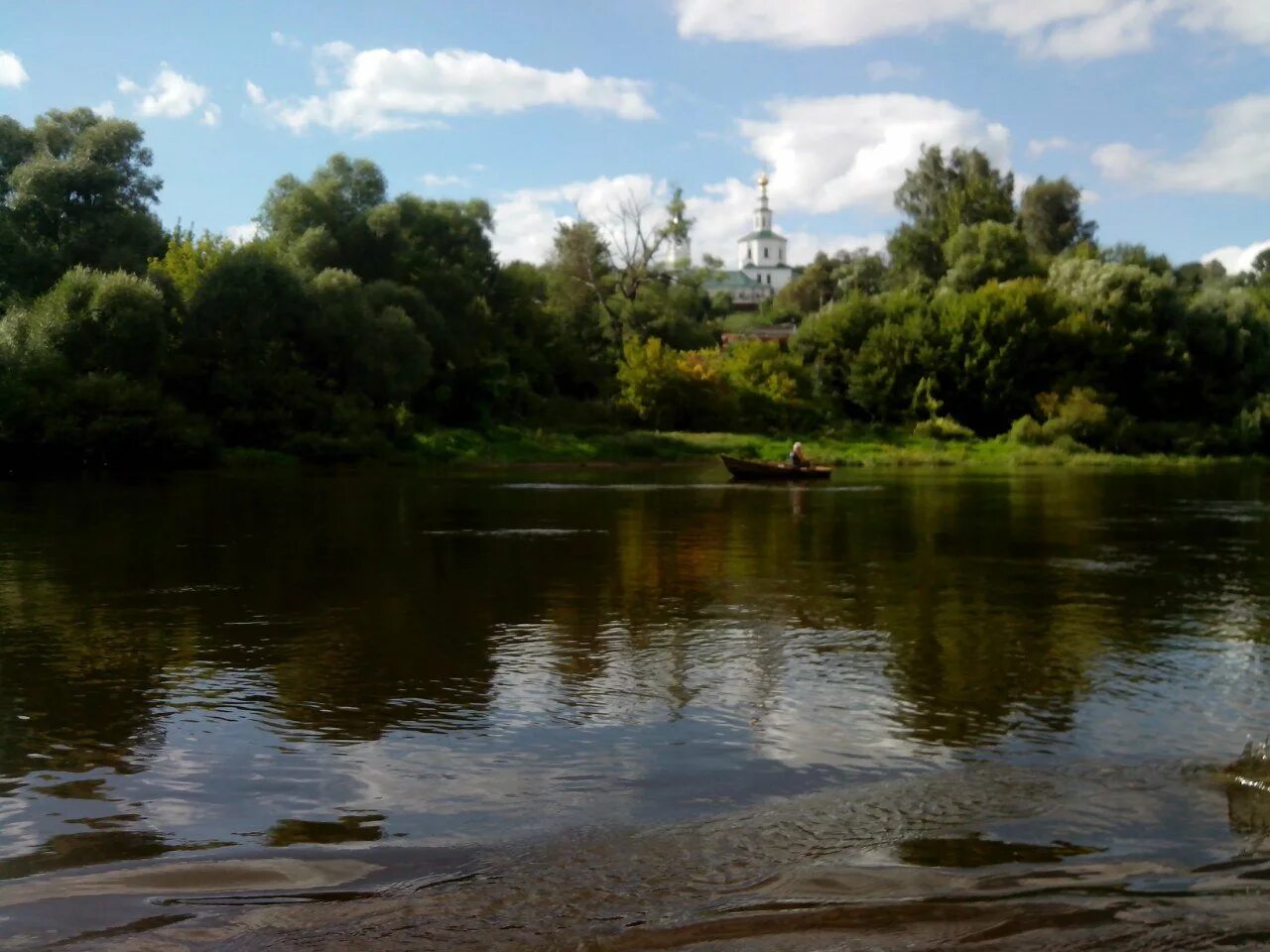 Город на берегу реки клязьма