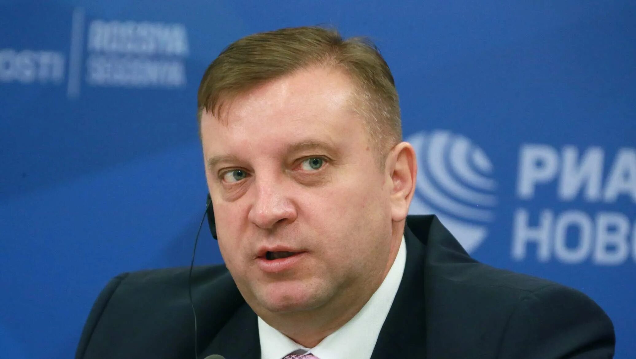 Сенатор Совфеда о санкциях США: запад будет "бодаться" с Россией до последнего -