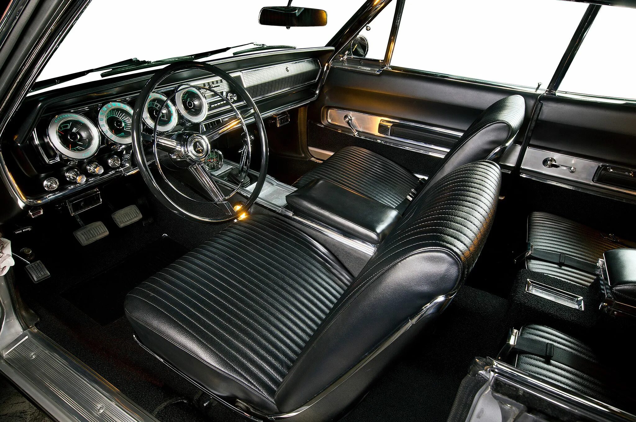Торпеда классика. Dodge Charger 1969 салон. Додж Чарджер 1966 салон. Dodge Charger 1966 салон. Додж Чарджер 1969 салон.