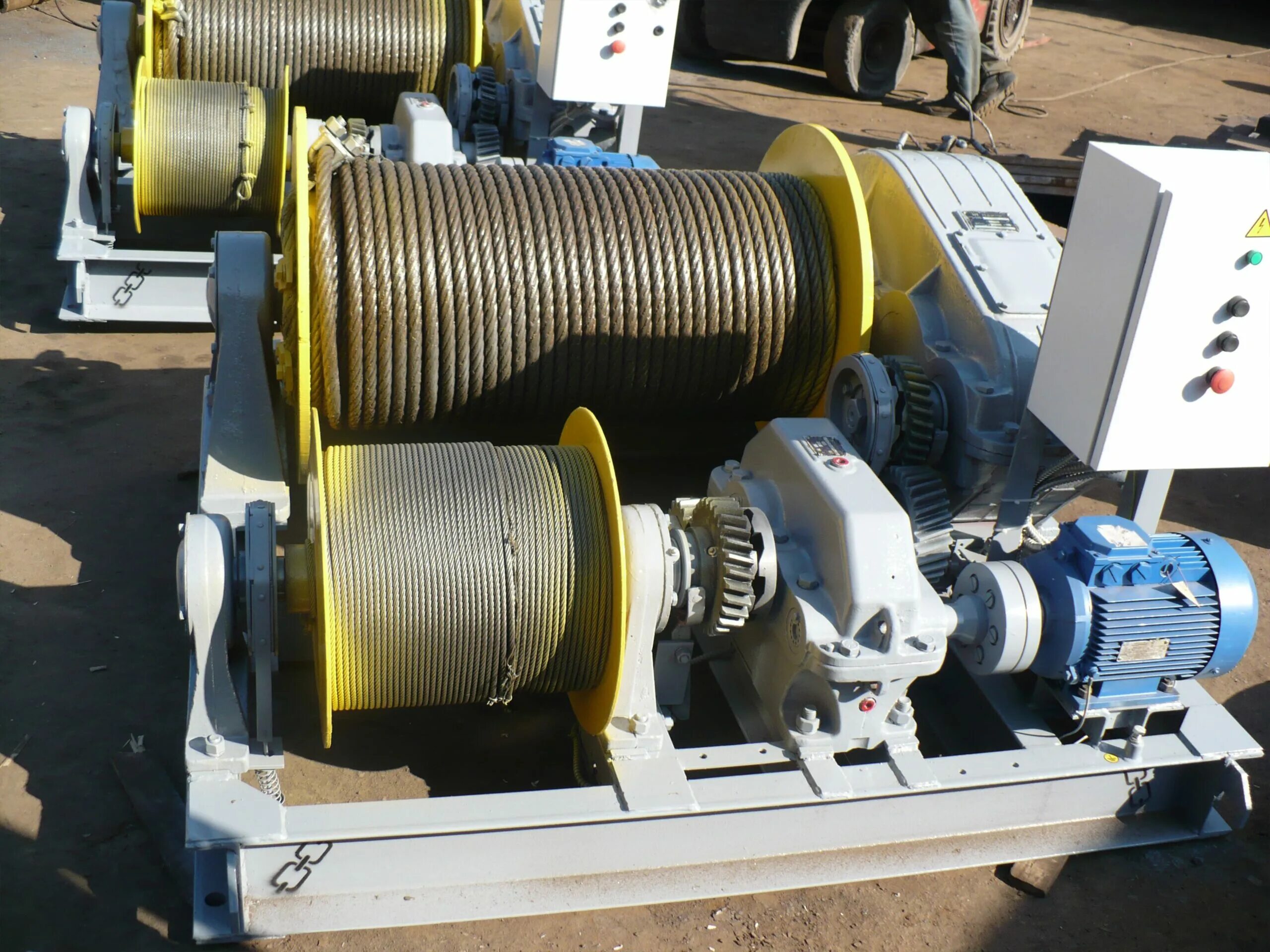 Тл 10 1. Лебедка монтажная лм-10а. Лебедка тэл-20. Тл-10 трансформатор тока. Маневровая лебедка тл-8м.