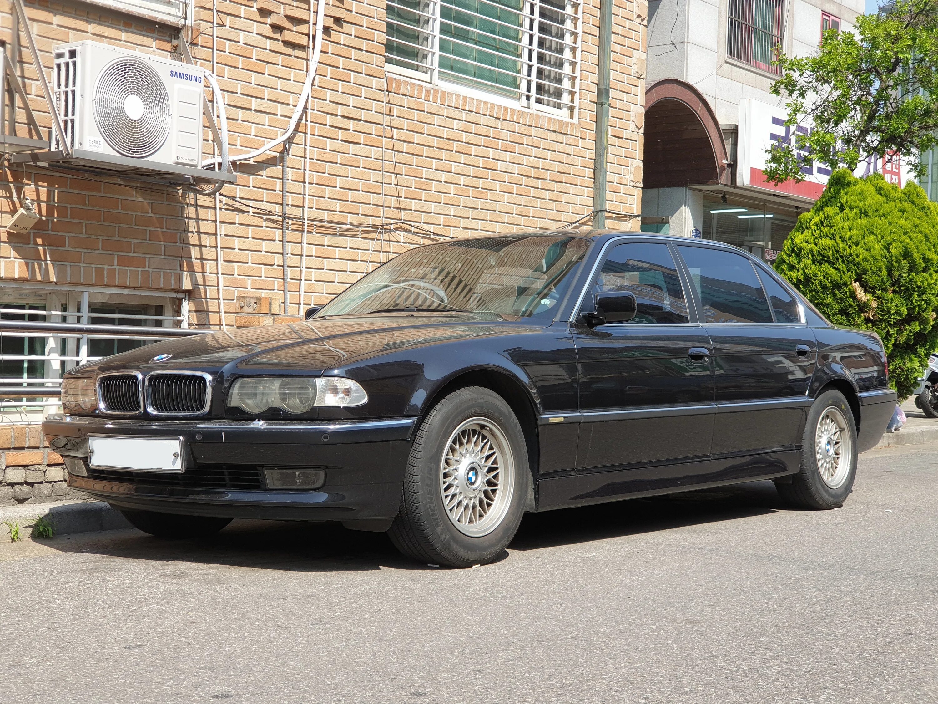 1992 BMW 735i VIN: WBAGB4319NDB70863 - CLASSIC.COM
