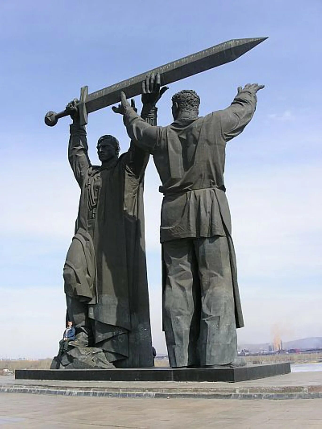 3 крупнейших памятника россии