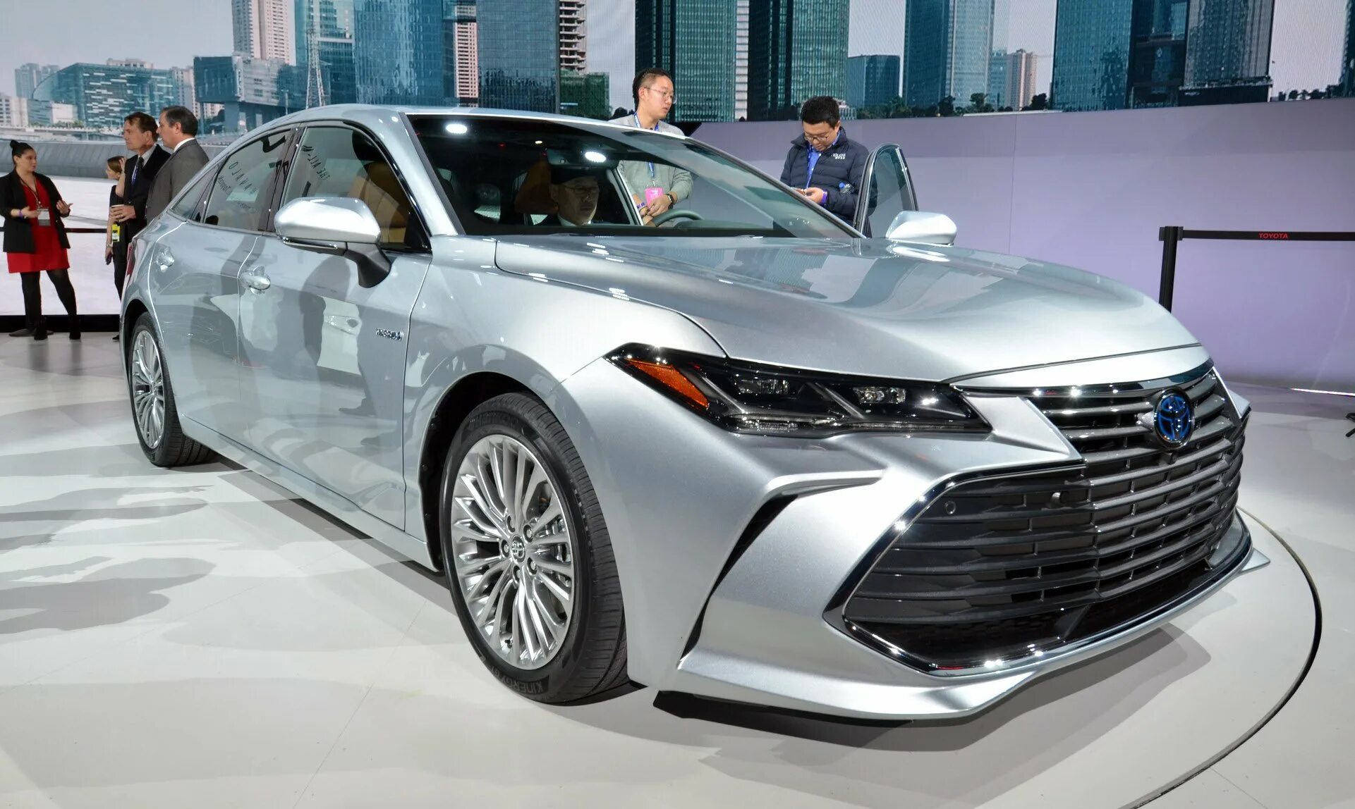 Toyota Avalon Hybrid 2022. Toyota Avalon 2018. Toyota Camry 2023 New. Новая Тойота Авалон 2022.