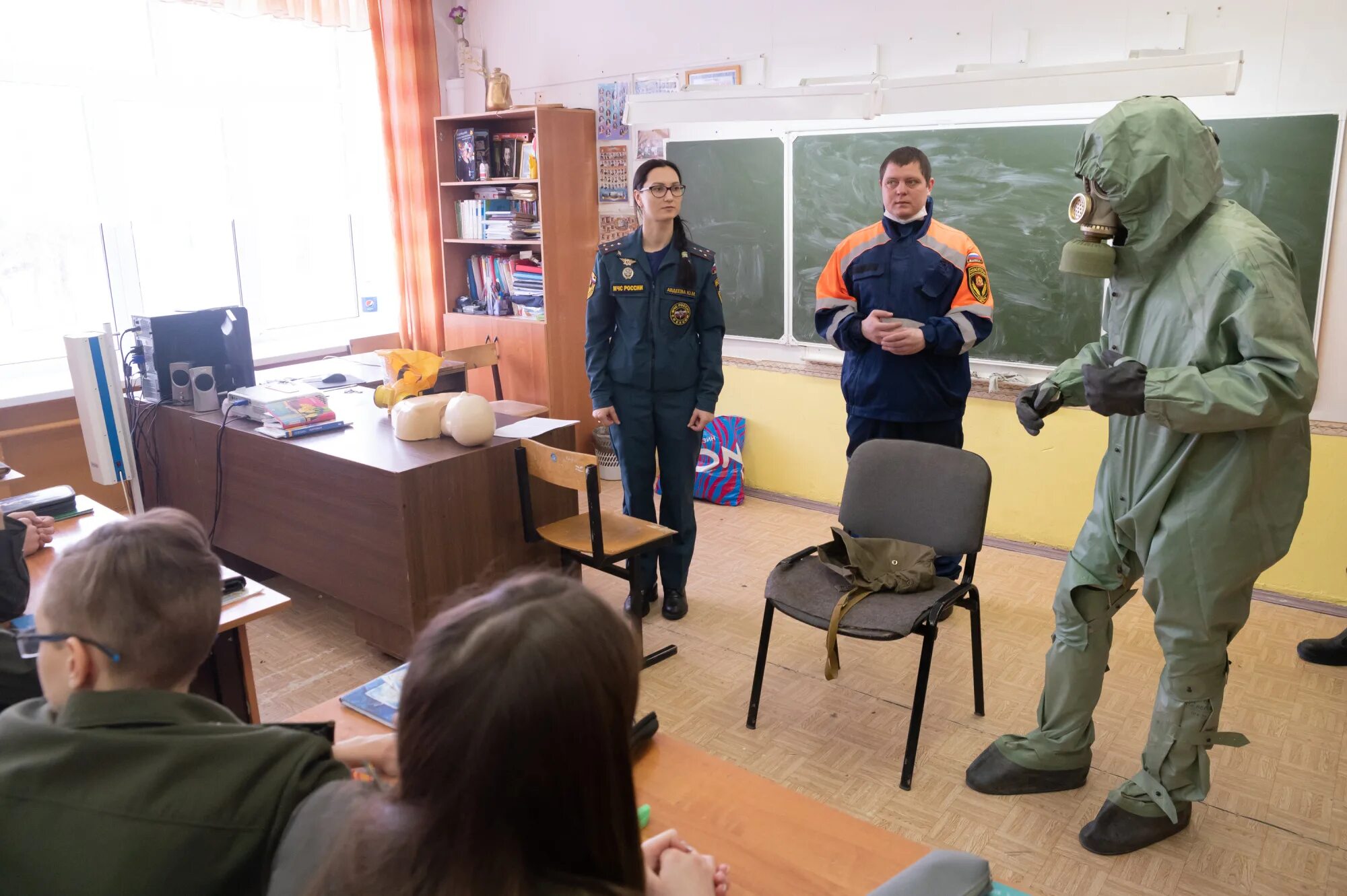 День гражданской обороны урок в школе. Урок гражданской обороны в школе. Урок ОБЖ. Всемирный день гражданской обороны.