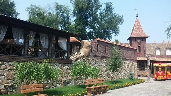 Тетерев парк лога. Ресторан боярин парк лога. логопарк ресторан тетерев. тетерев ресторан каменск-шахтинский. парк лога кафе летняя веранда.