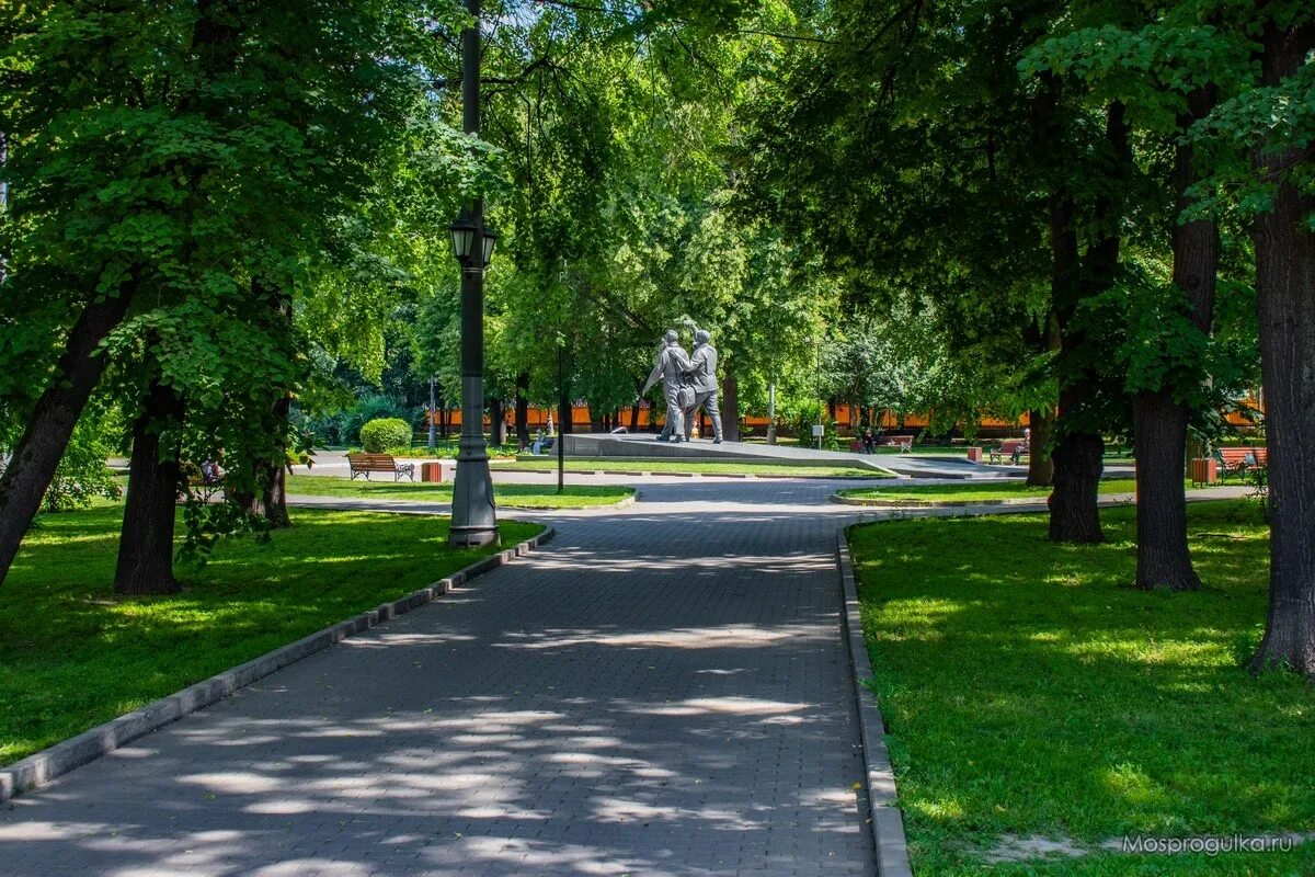 Чкаловский парк