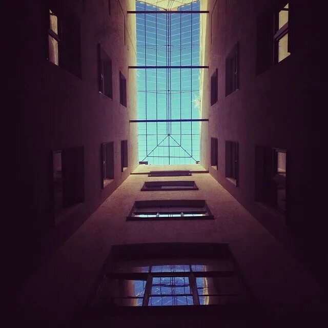 двор духов в санкт петербурге. двор духов васильевский остров 4-я линия. духов дворик на васильевском острове. двор духов васильевский остров 4-я линия. двор духов васильевский остров 4-я линия.