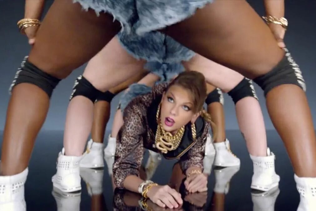 Swift shake. Тейлор свифт шейк. taylor swift shake it off. shake it off taylor. тейлор свифт клипы.