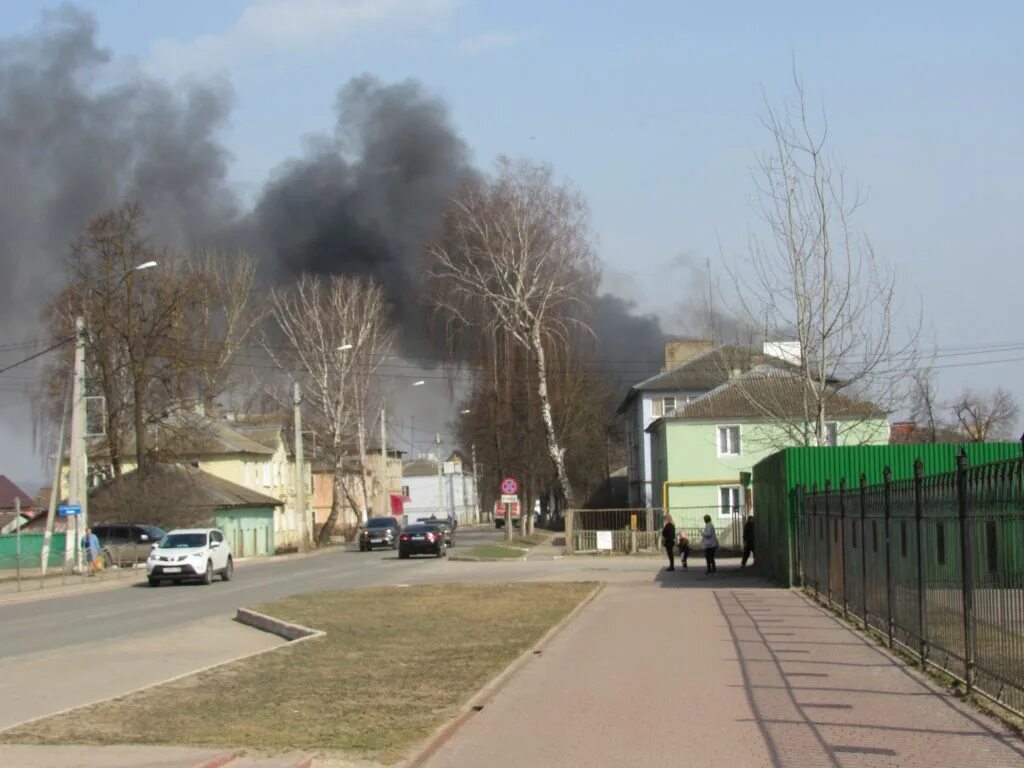 Пожар в Козельске 13.04.2021. Пожар в Козельске вчера. Пожарные Козельск. Пожар в Козельске сегодня.