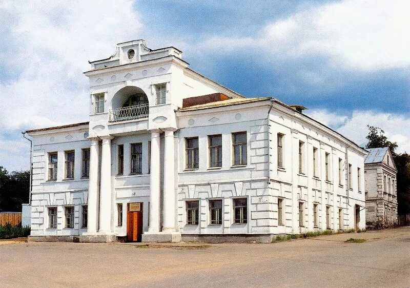 Галич город в Костромской области. Дом пионеров Галич Костромской обл. Костромская область Галич дом архитектора. Галич Костромская область памятники архитектуры.