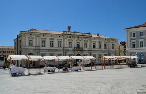 Наш дом не отремонтирован стекла потускнели