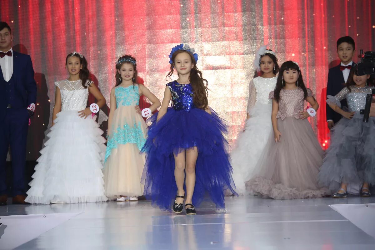 Тувинская автономия. Национальный костюм тыва тон тувинцев. Таныштырылга мисс. Таныштырылга тажы состери оолдарга. Дангына 2021.