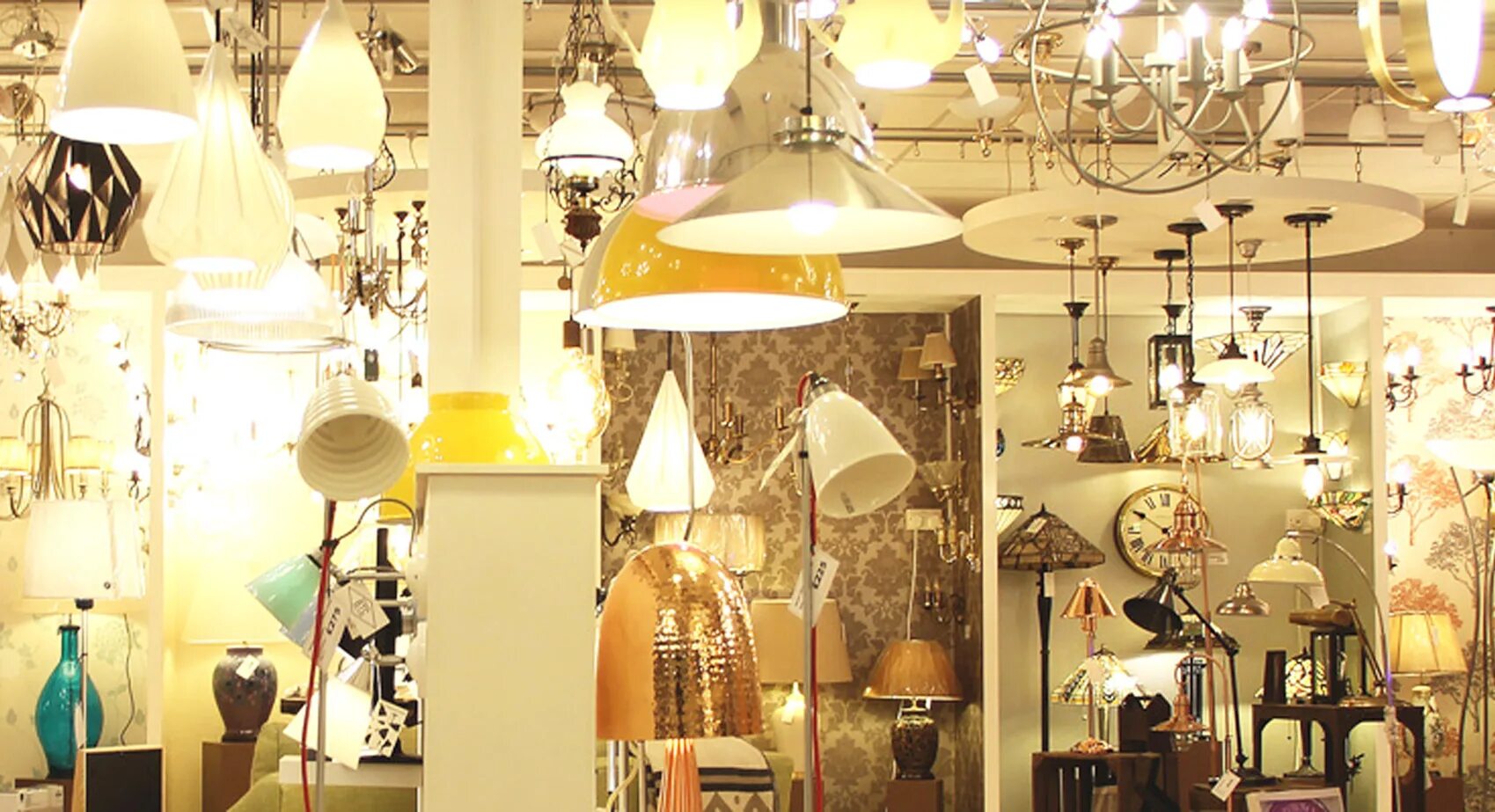 Светомир великий новгород. Мир света, воронеж. Магазин люстр. Люстры на холмистой, воронеж. Продавец светильников.