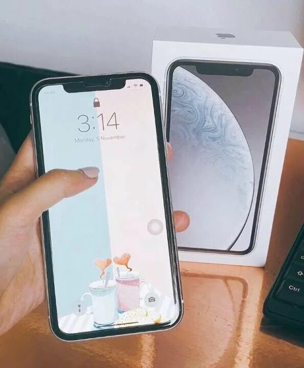 Айфоны вернули в продажу. Iphone xr восстановленный. Iphone xr восстановленный. Айфон 10 восстановленный 256 гб. Диагональ айфон 10 xr.