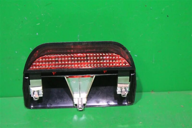 дастер доп сигнал. лампа доп стоп сигнала дастер. стоп сигнал дастер. рено мастер 3 дополнительный стоп сигнал задней двери артикул. стоп сигнал renault duster.