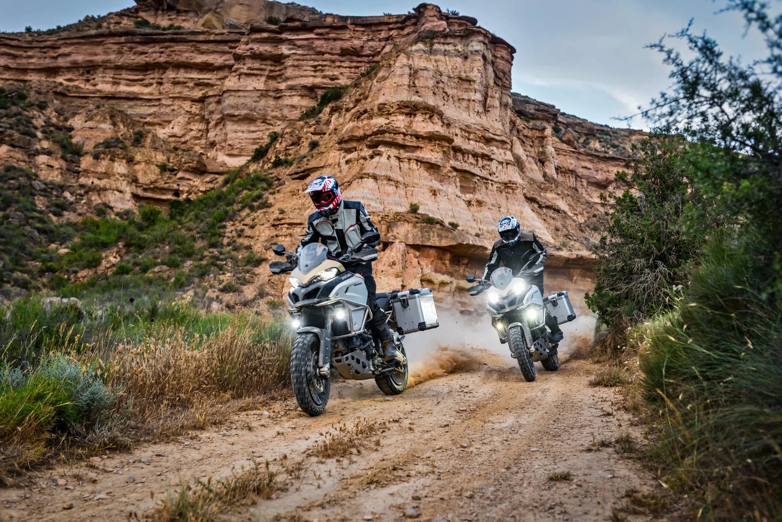 Ducati Multistrada 1200 Enduro. Дукати турэндуро. Мотоциклы эндуро турист. Ducati Multistrada 1200. Путешествуют на мотоциклах