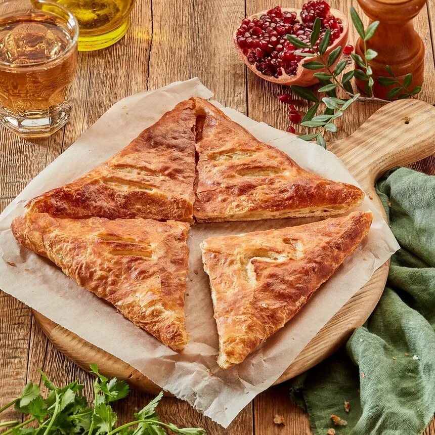 начинка для хачапури с сыром из слоеного. начинка для хачапури с сыром из слоеного. хачапури слоеный с сыром. пеновани лобиани. хачапури с сыром из слоеного.