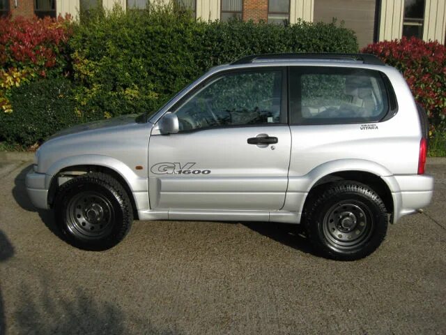 Купить сузуки гранд витара 1998 2005. Сузуки Гранд Витара 1998-2005. Suzuki Grand Vitara 1998. Сузуки Витара 1999. Suzuki Grand Vitara 1998-2005.