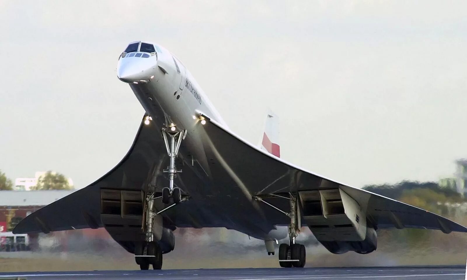 Почему самолет сверхзвуковой. Конкорд сверхзвуковой самолёт. Ту-144 сверхзвуковой самолёт канкорд. Ту 144 и Конкорд. Сверх звуковые пассажирские самолеты канкорд.