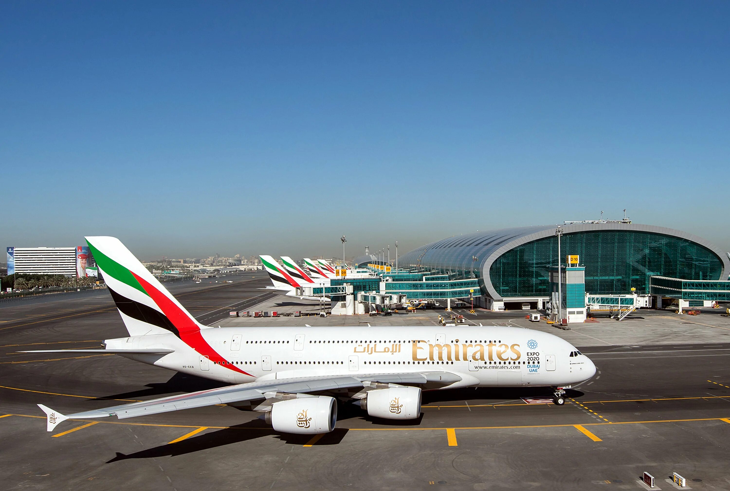 Работает ли аэропорт в дубае. Аэропорт ОАЭ Дубай. Международный аэропорт Дубай (ОАЭ). DXB Airport Дубай. Emirates аэропорт ОАЭ.