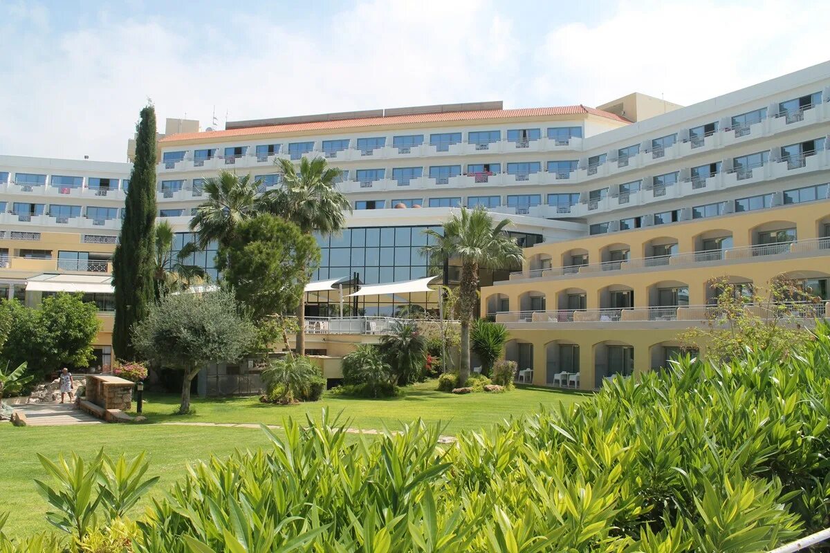 Cap st georges hotel & resort. Сент джордж пафос. St george hotel 4. St george hotel. Сент джордж пафос.