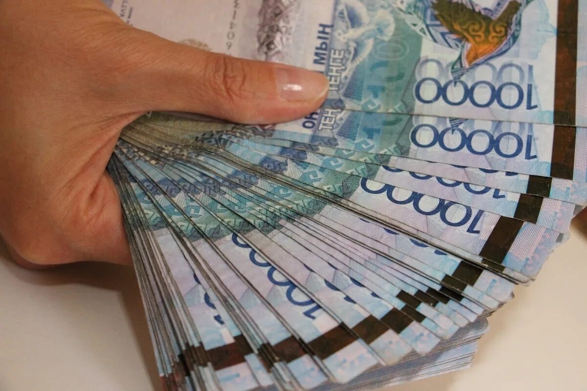 5 млн тенге в рублях. Деньги тенге. tengshe. много денег тенге. пачка денег тенге.