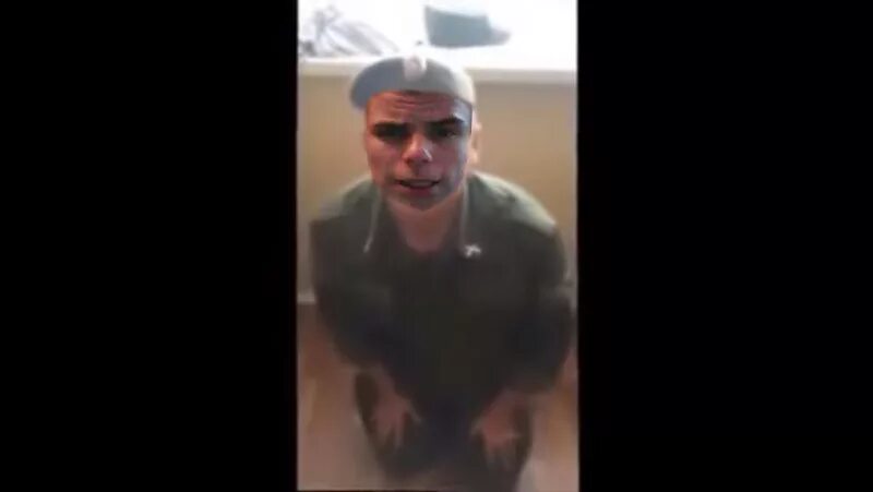 Девочку посадили на бутылку. Блогерша села на бутылку. Блогерша села на бутылку. Избиение школьника в ульяновске. Девочку посадили на бутылку.