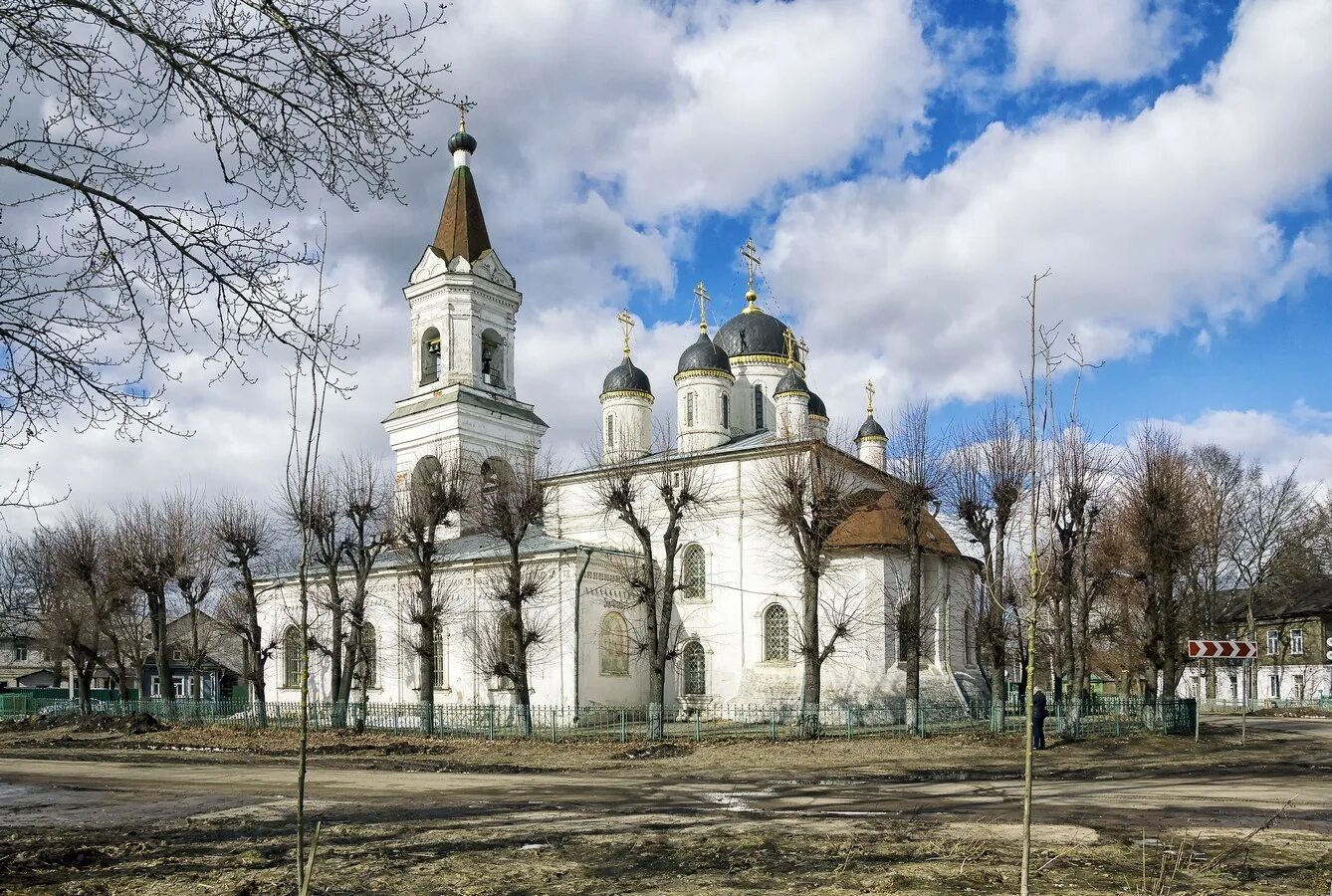 Храм Троицы Живоначальной Тверь. Белая Троица Тверь. Бело Троицкая Церковь Тверь. Біла церков