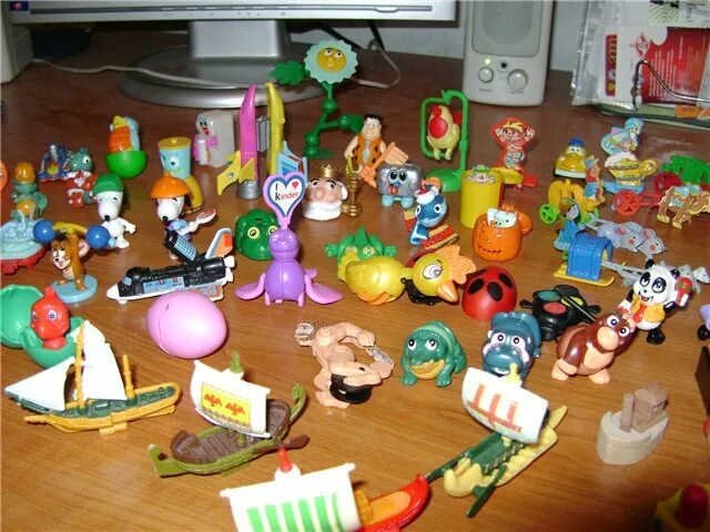 Киндер сюрприз коллекшн 90-х. Старые коллекции киндеров. Сюрпризы старый. Коллекции игрушек киндер сюрприз 90е. Игрушки киндер сюрприз ферреро.