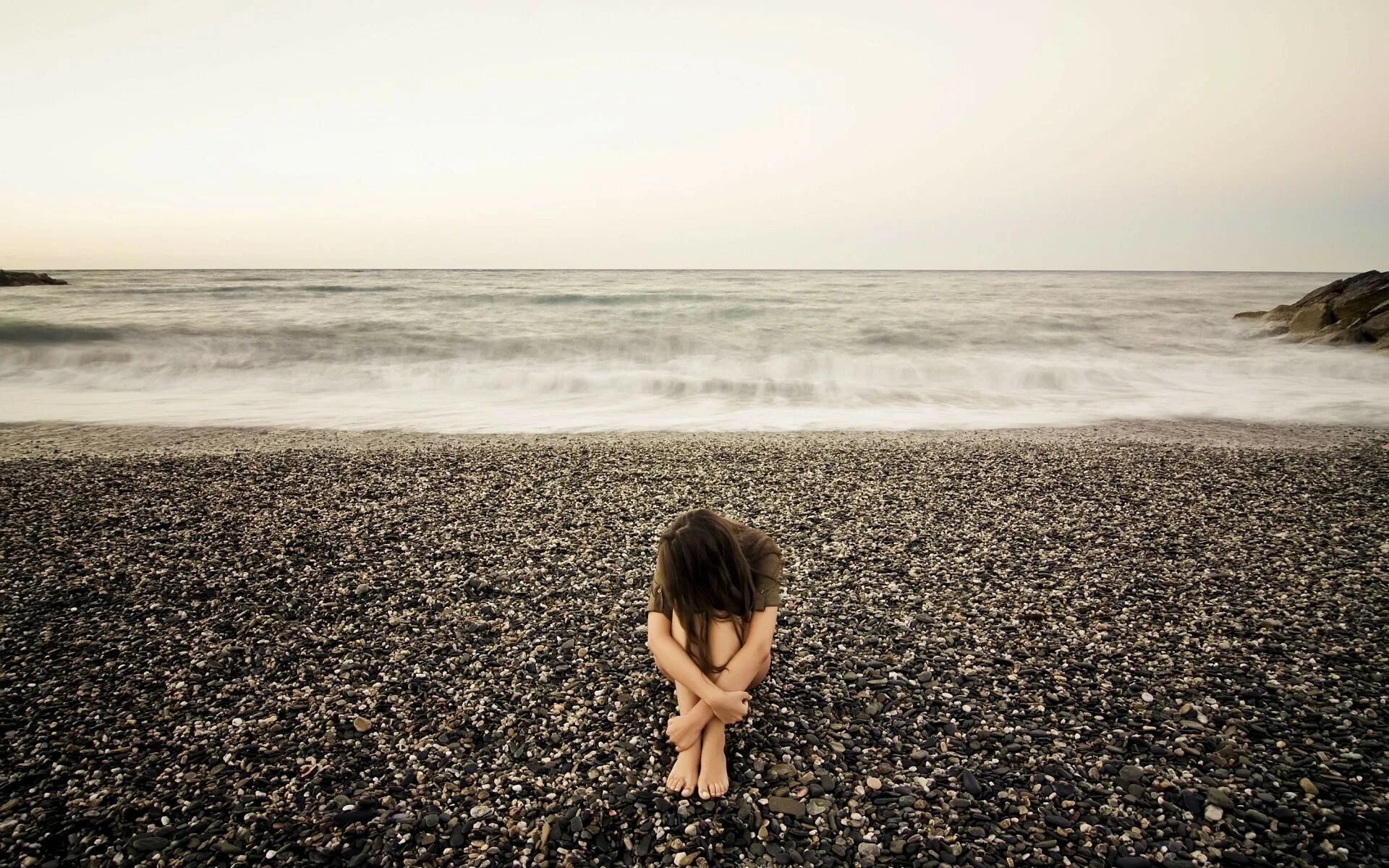 Sad and lonely. Невзгоды фото. sad girls обложка. девочка с параллели. girl by the sea.
