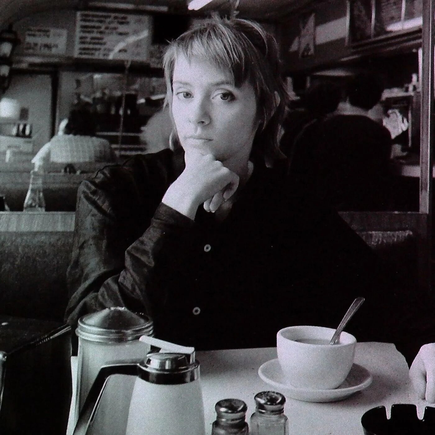 Suzanne Vega 1990. Tom’s Diner Сюзанна Вега. Suzanne Vega Tom`s Diner. Suzanne Vega Tom's Diner обложка. Tom s песня