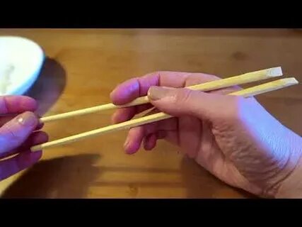 Как работают палочками