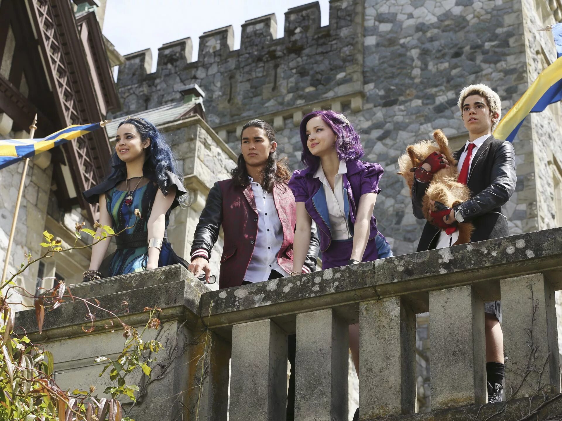 Наследники дисней все части. Наследники (descendants) 2015. Наследники 2015 Дисней. Наследники Дисней 1.