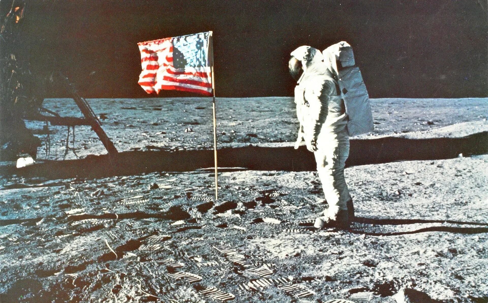 First land on the moon. Нилл Армстронг на Луне у Аполло. Apollo 11 Moon landing.